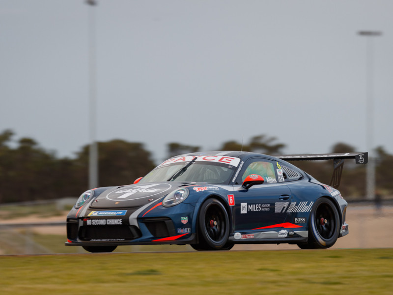 Tim Miles #6 racing at The Bend Motorsport Park 2019