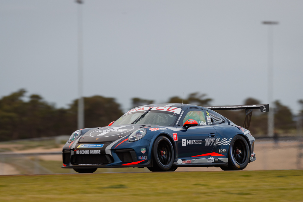 Tim Miles #6 racing at The Bend Motorsport Park 2019