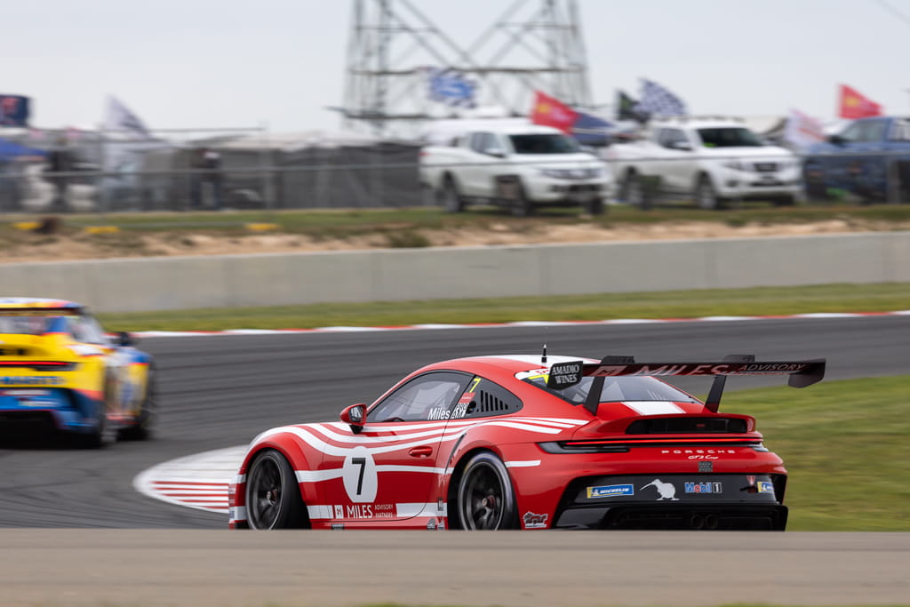 Tim Miles #7 racing at The Bend Motorsport Park 2022