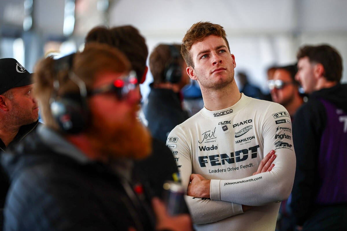 Clay Osborne #15 racing at The Bend Motorsport Park 2025